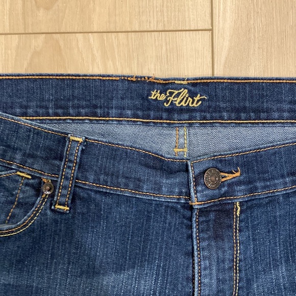 GUC Size 14 Regular Old Navy Jeans “the Flirt” Denim - Picture 5 of 7